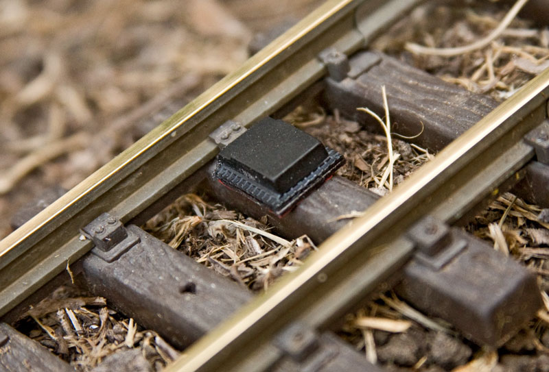 SL TM 1705 track magnet on track